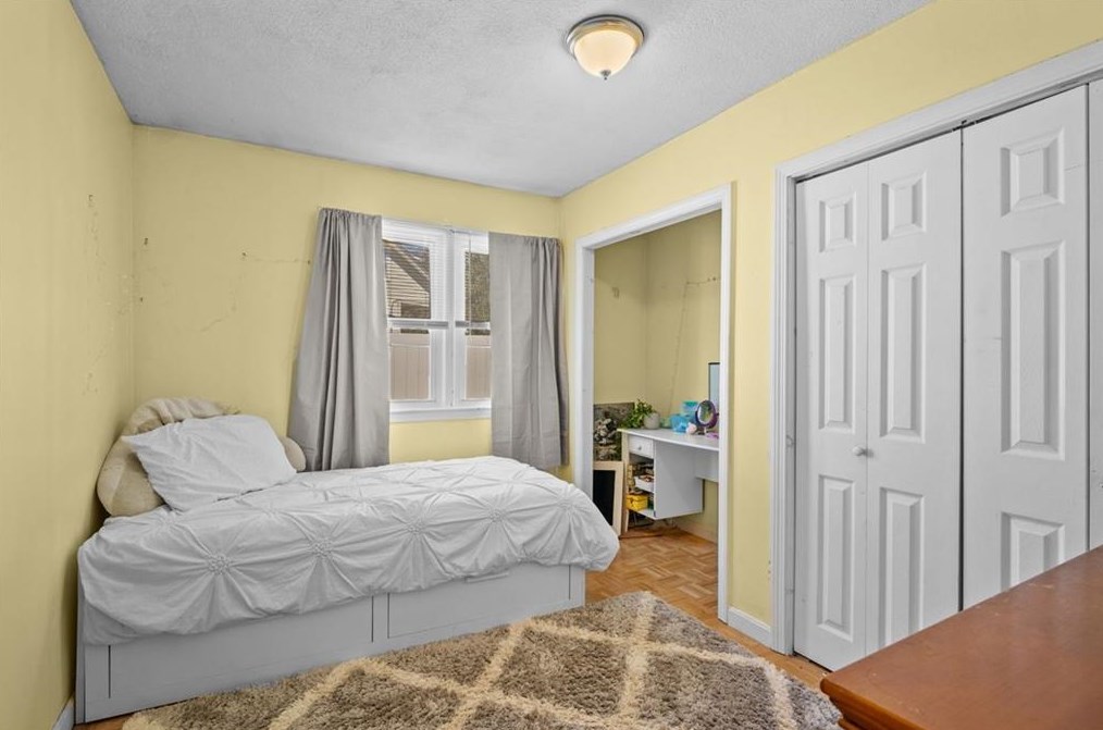 13 Hattie Ave, Smithfield RI  02828-2808 exterior