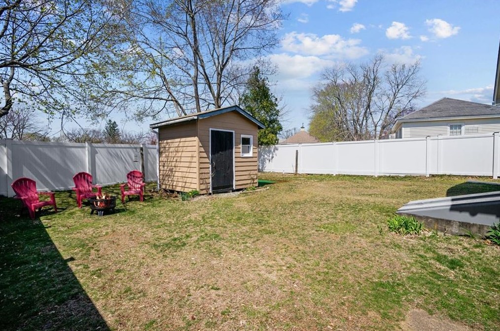 13 Hattie Ave, Smithfield RI  02828-2808 exterior