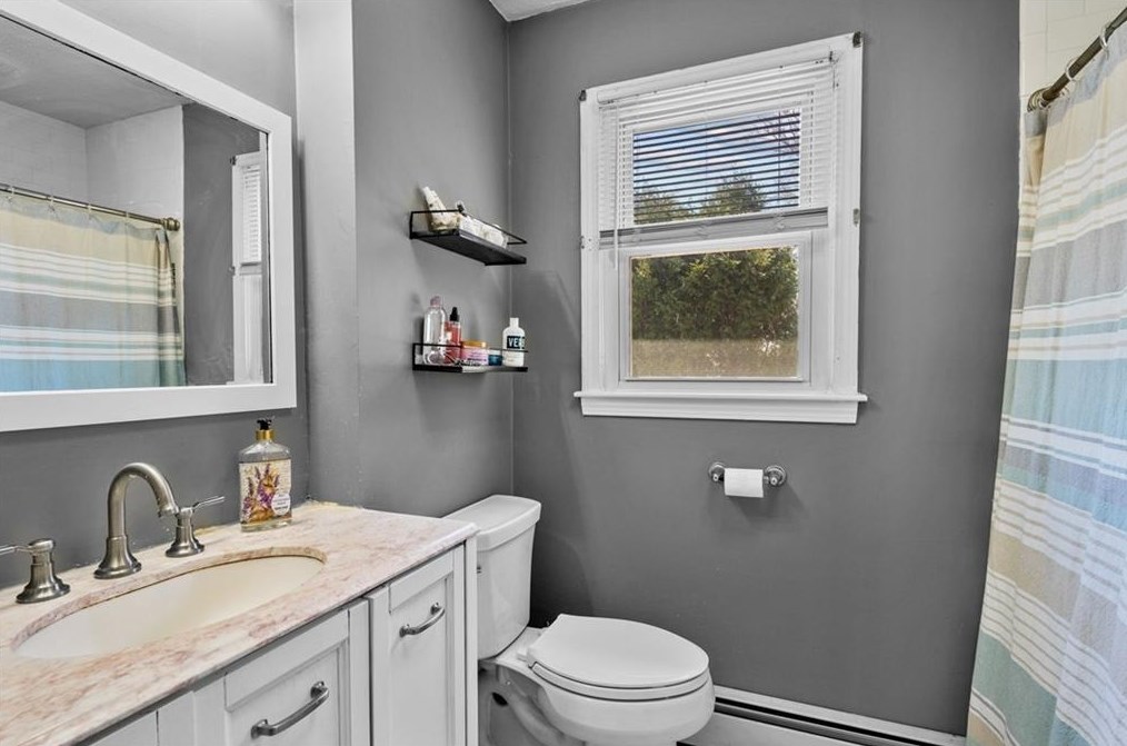 13 Hattie Ave, Smithfield RI  02828-2808 exterior