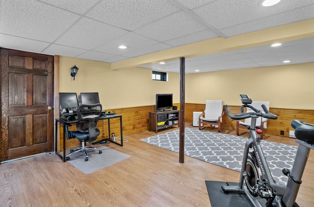 13 Hattie Ave, Smithfield RI  02828-2808 exterior