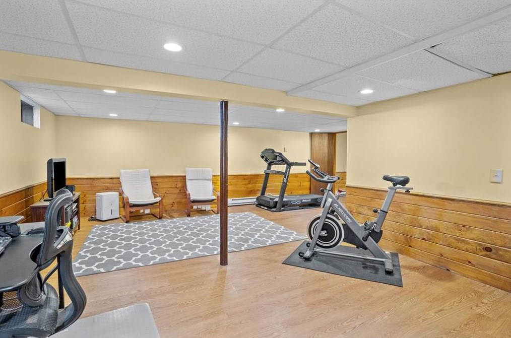 13 Hattie Ave, Smithfield RI  02828-2808 exterior