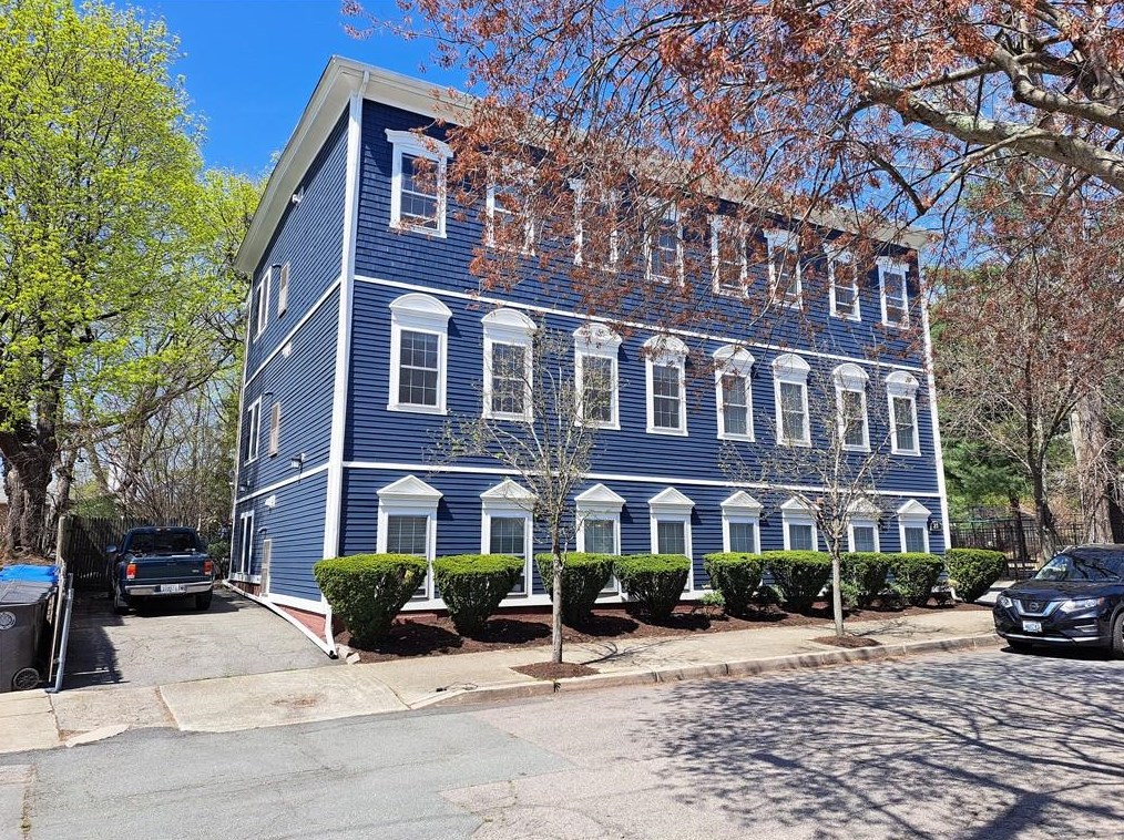 31 Commercial St #d, Providence, RI 02905