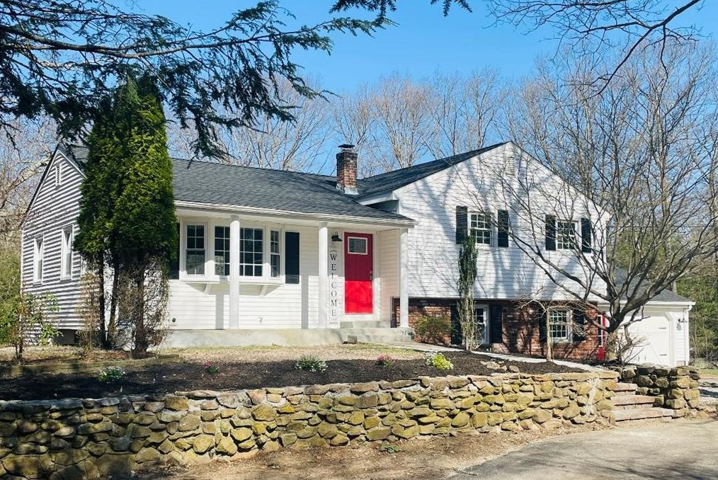 322 Station St, Coventry, RI 02816