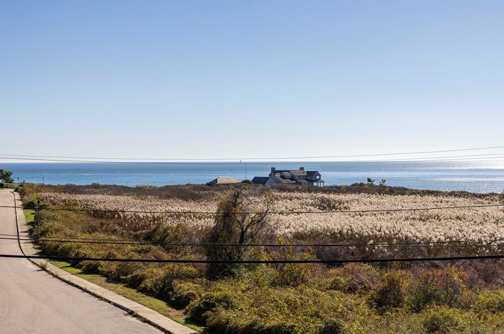 37 Fenway Rd, Westerly, RI 02891