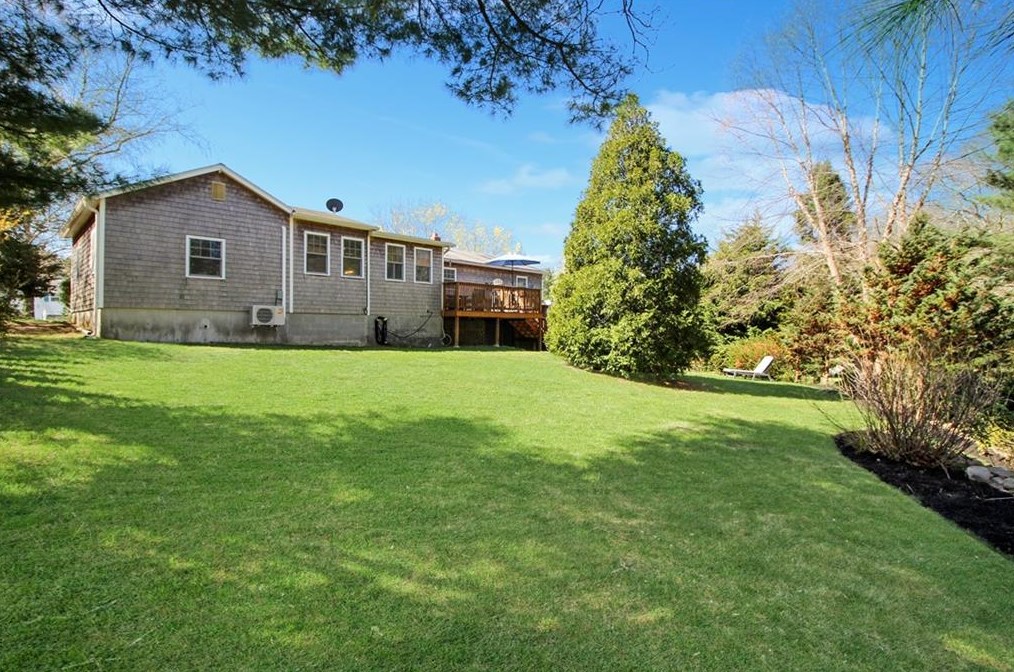 19 Wetomachick Ave, Westerly, RI 02891