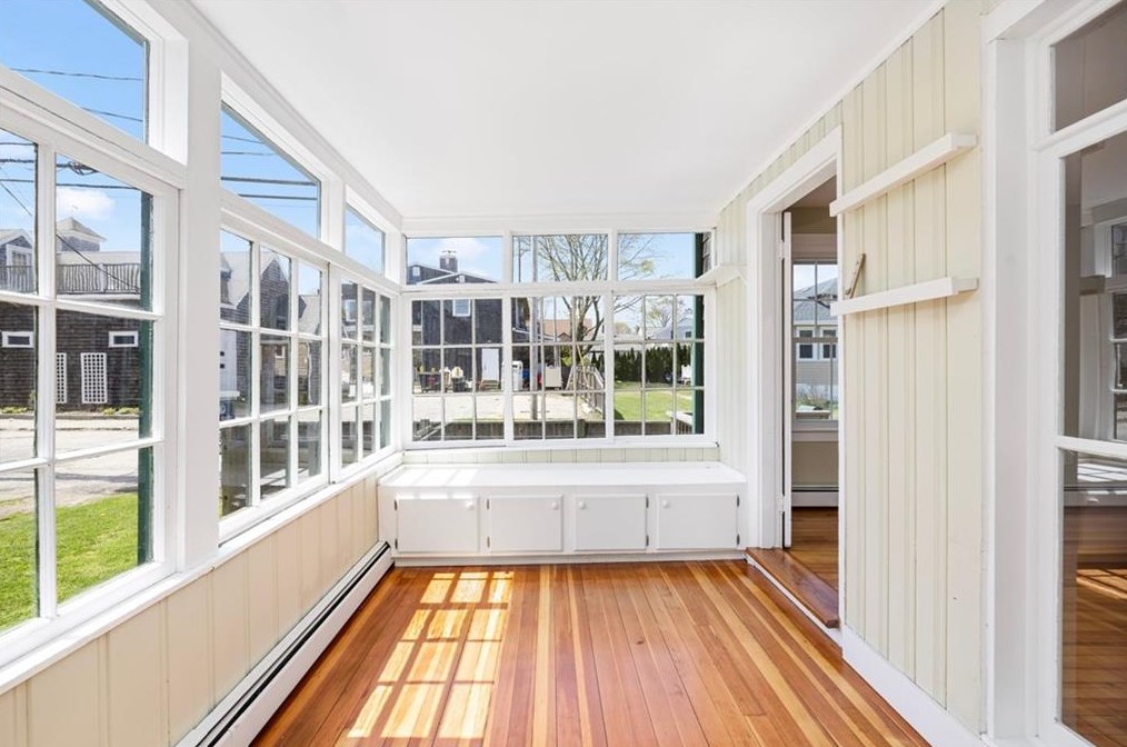 6 Coronado St, Jamestown RI  02835-1229 exterior