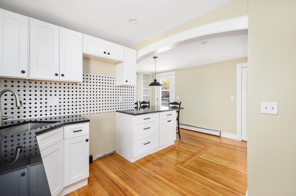 6 Coronado St, Jamestown RI  02835-1229 exterior