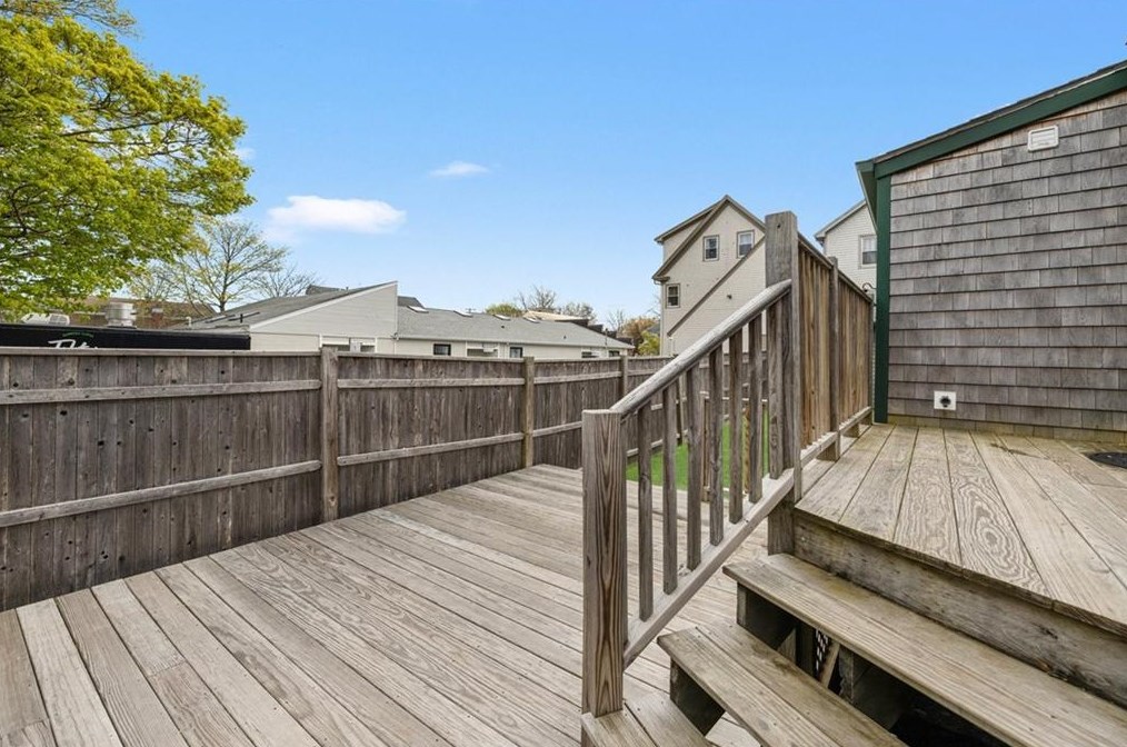 6 Coronado St, Jamestown RI  02835-1229 exterior