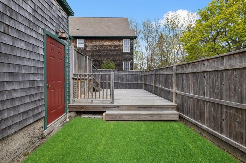 6 Coronado St, Jamestown RI  02835-1229 exterior