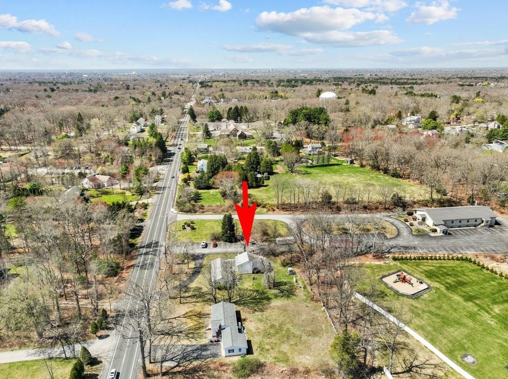 1062 Taunton Ave, Seekonk, MA 02771