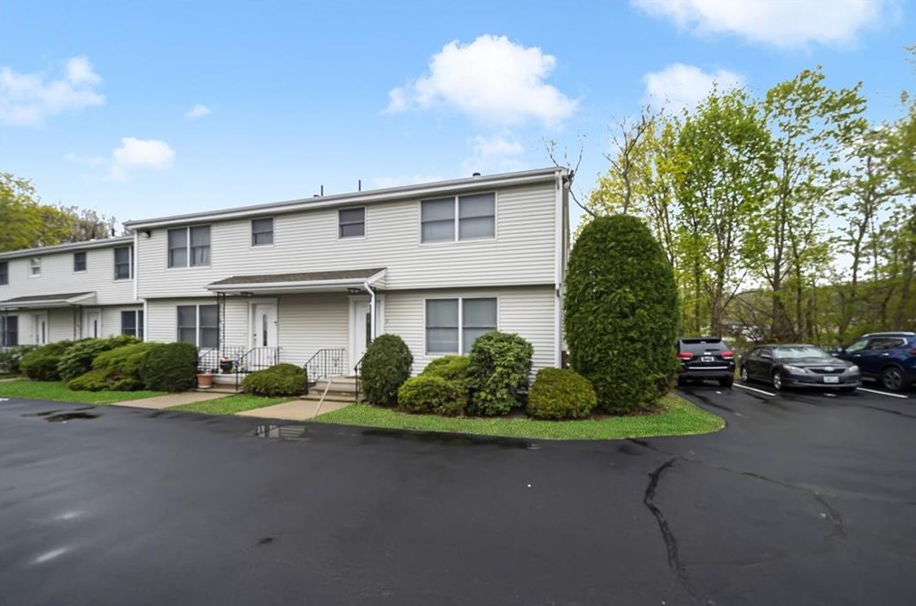 9 Morrill Ln #4, North Providence, RI 02904