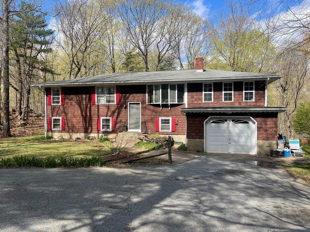 288 Scott Rd, Cumberland, RI 02864