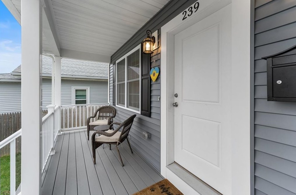 239 Mauran Ave, East Providence, RI 02914