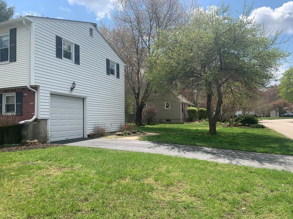 151 Butternut Dr, North Kingstown, RI 02852