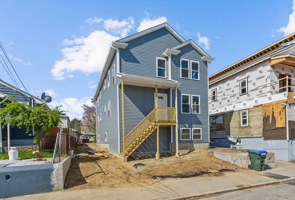 82 Yorkshire St, Providence, RI 02908