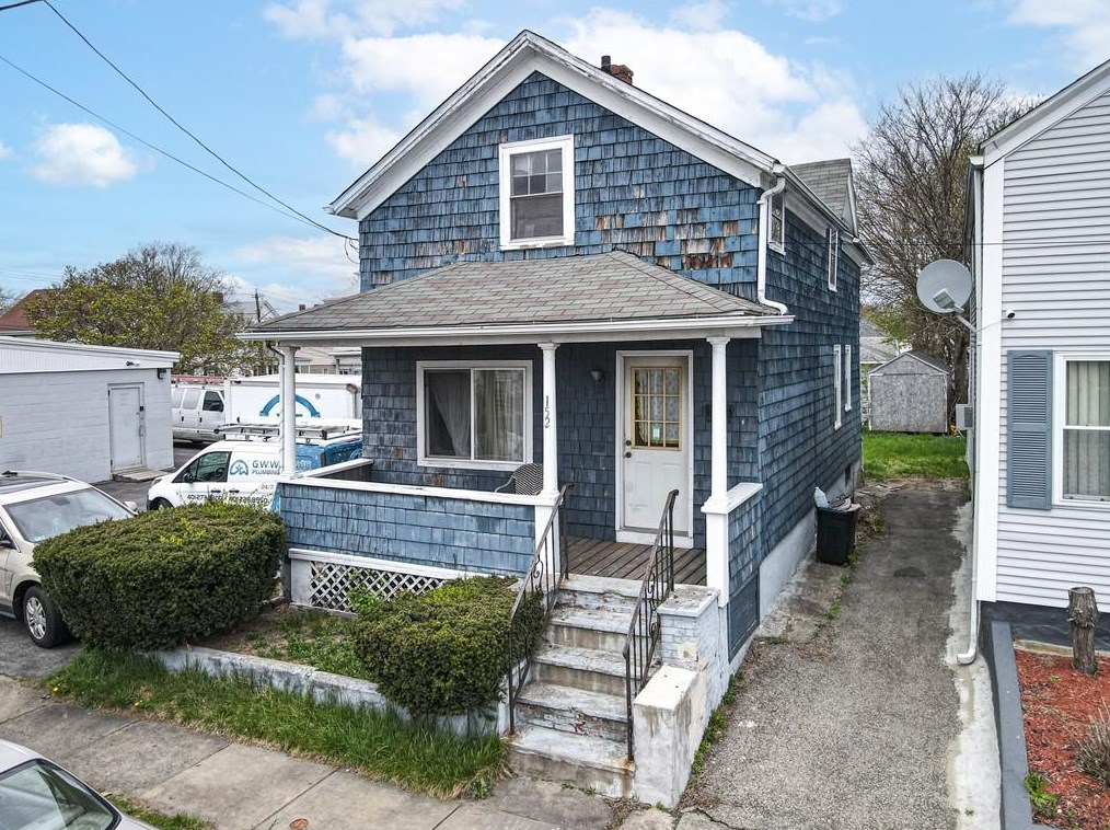 152 Freeborn Ave, East Providence, RI 02914 exterior