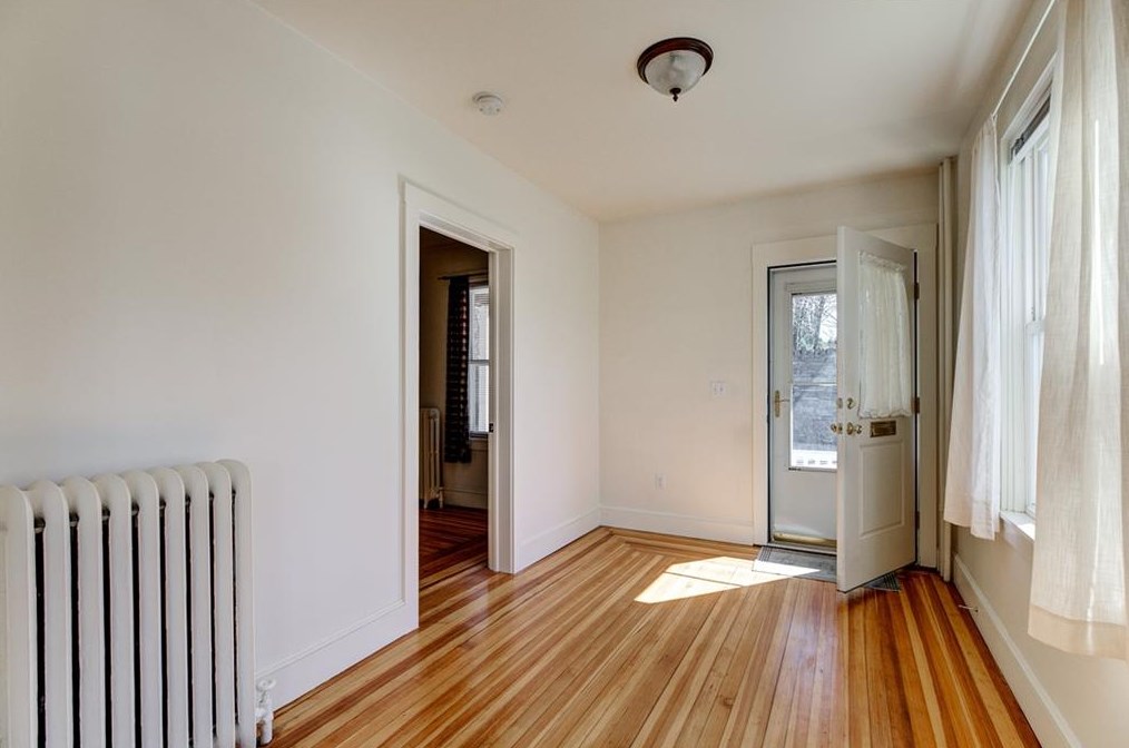 577 Spring St, Middletown, RI 02840