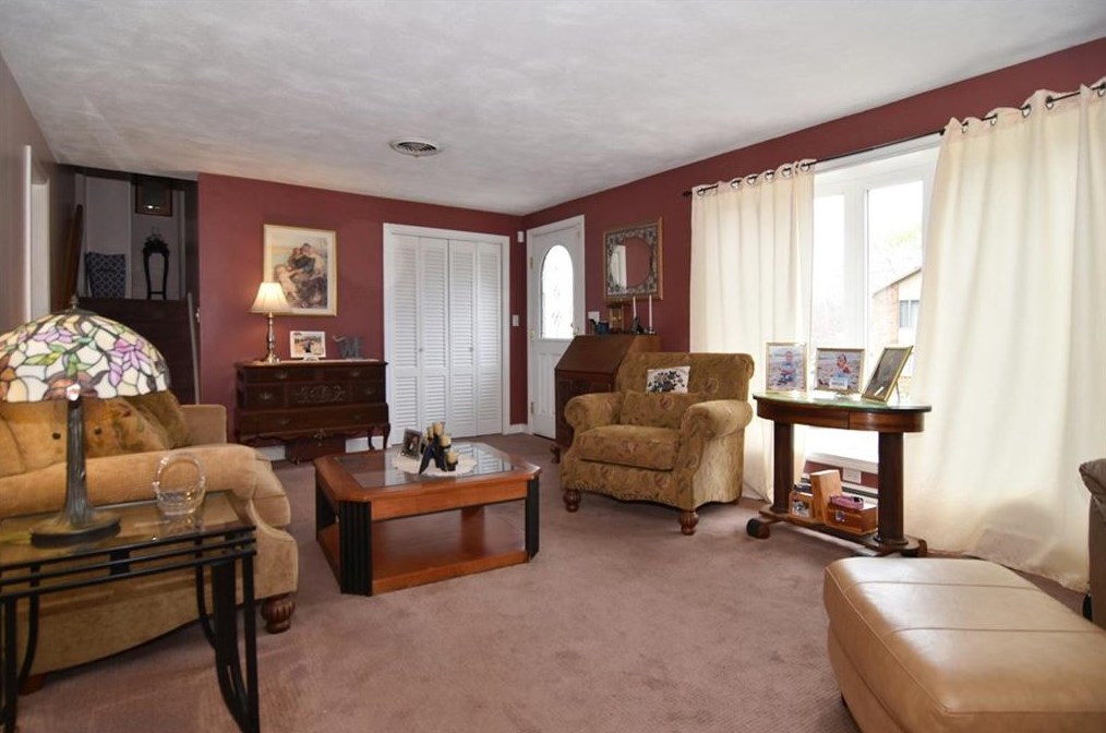 20 Fairbanks Ave, East Providence RI  02914-1914 exterior