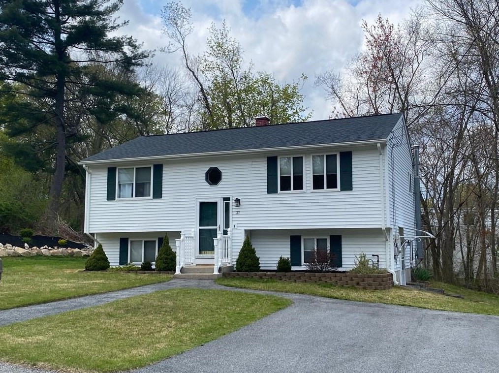 37 Sunrise Ave, West Warwick, RI 02893-4418