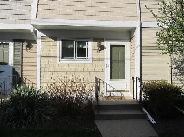 63 Geneva St, Pawtucket, RI 02860-5988