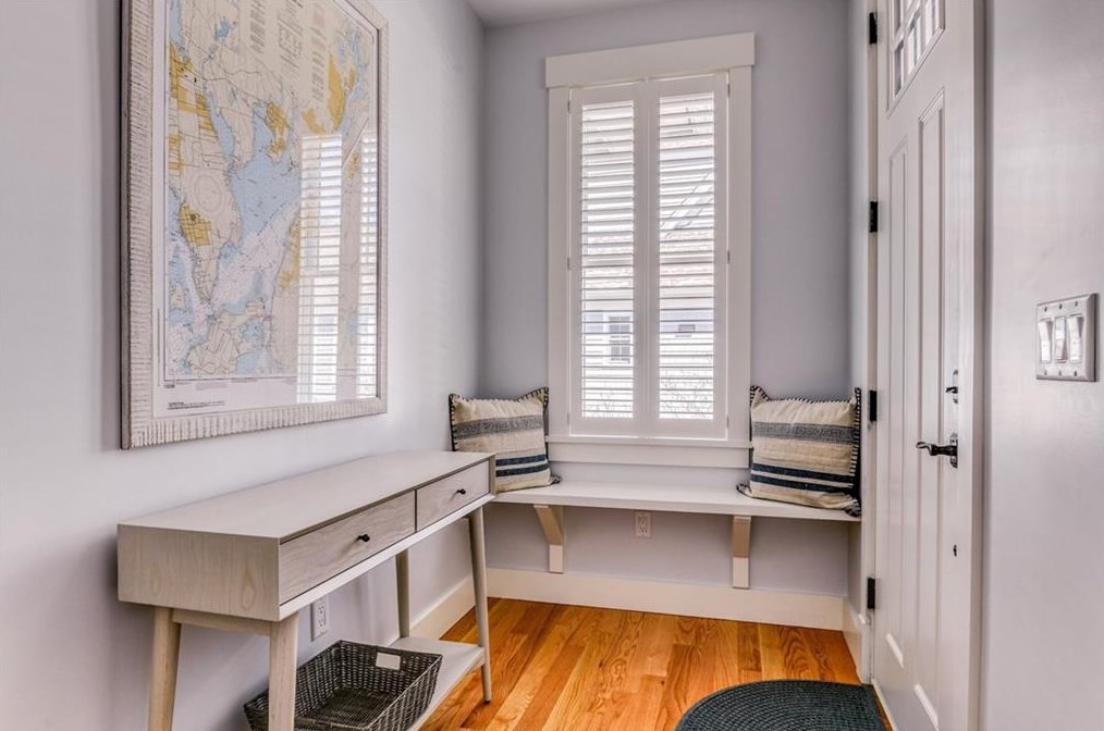 115 Leeshore Ln, Tiverton, RI 02878