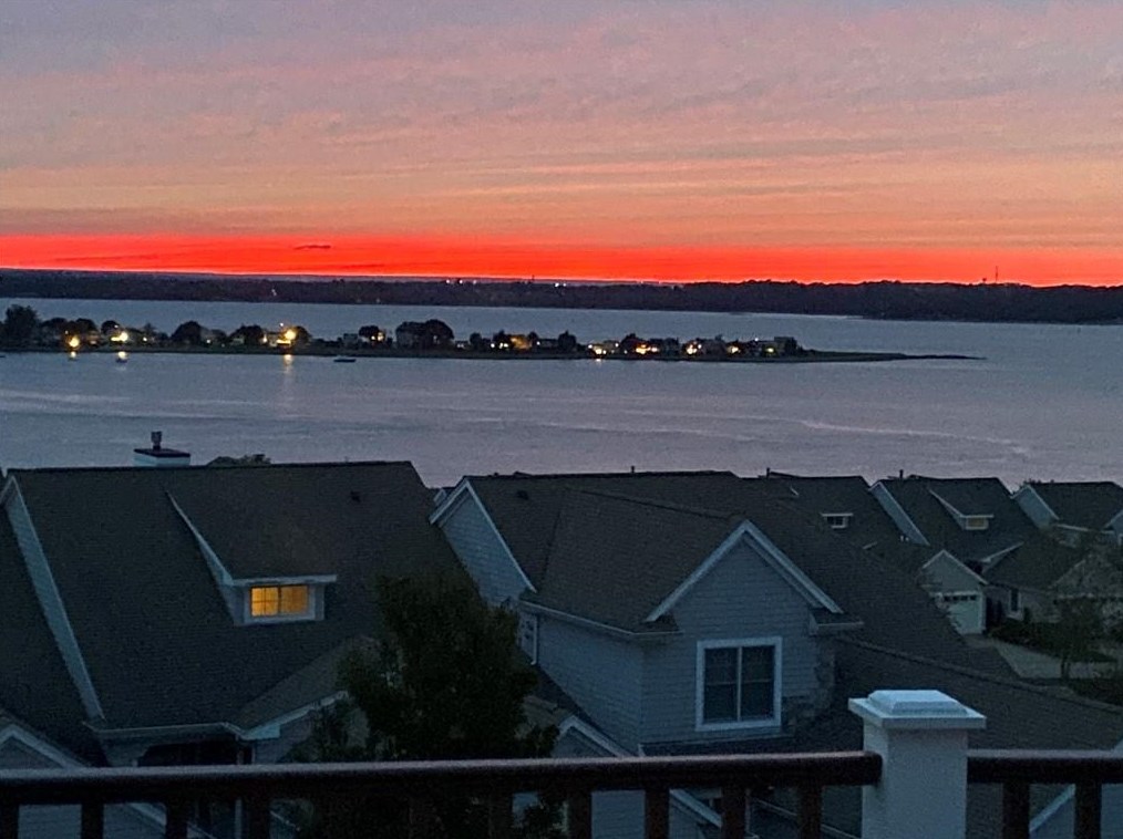 71 Topsail Dr, Tiverton, RI 02878