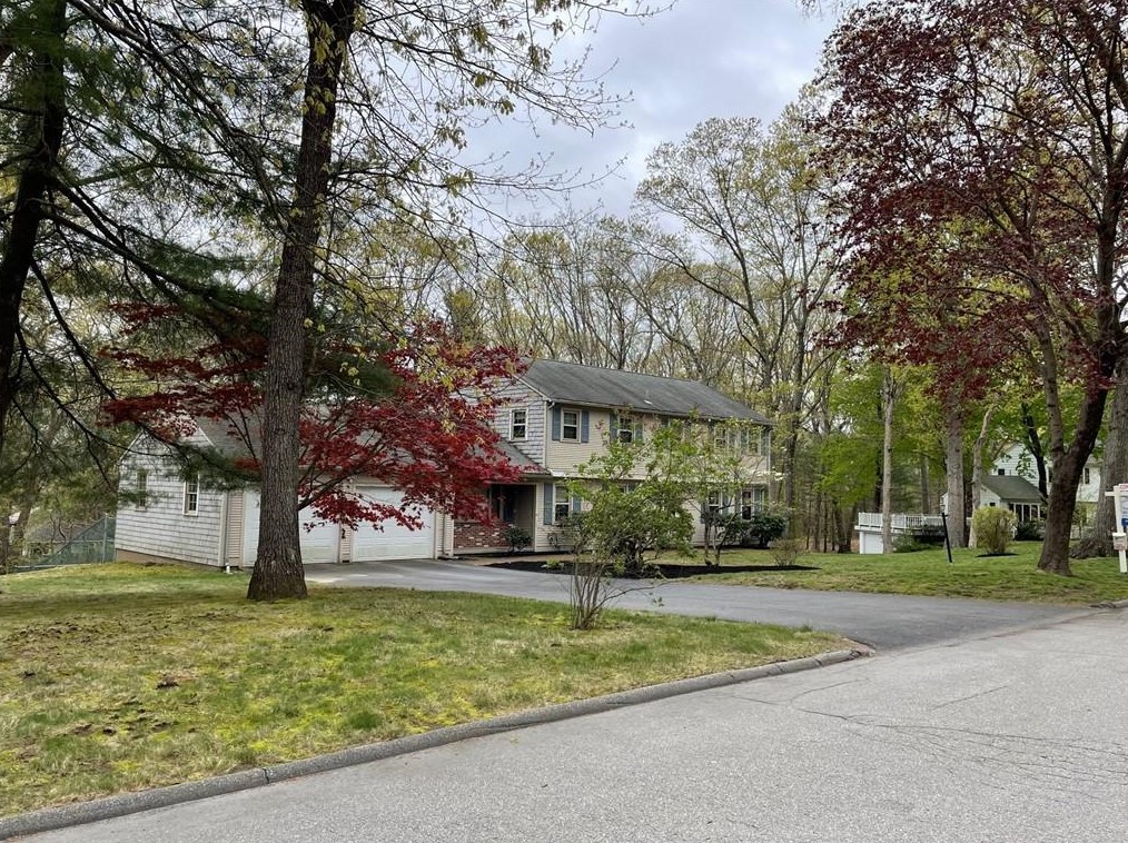 20 Teakwood Ct, Warwick, RI 02818