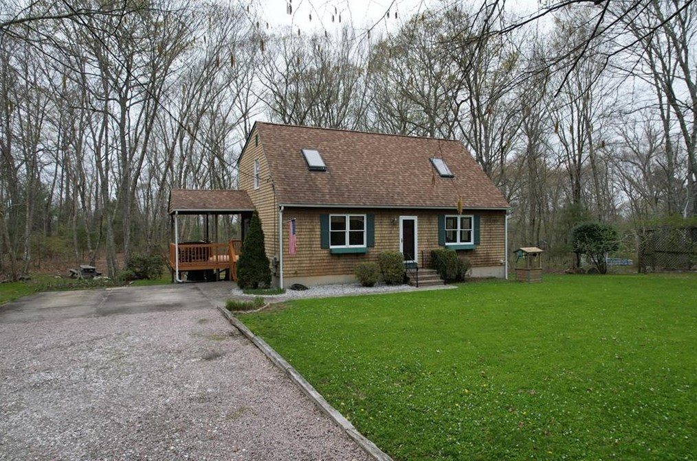 100 Carolina Nooseneck Rd, Richmond, RI 02898