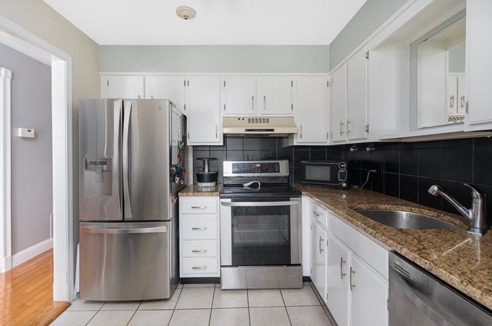196 Old River Rd #5f South, Lincoln, RI 02865