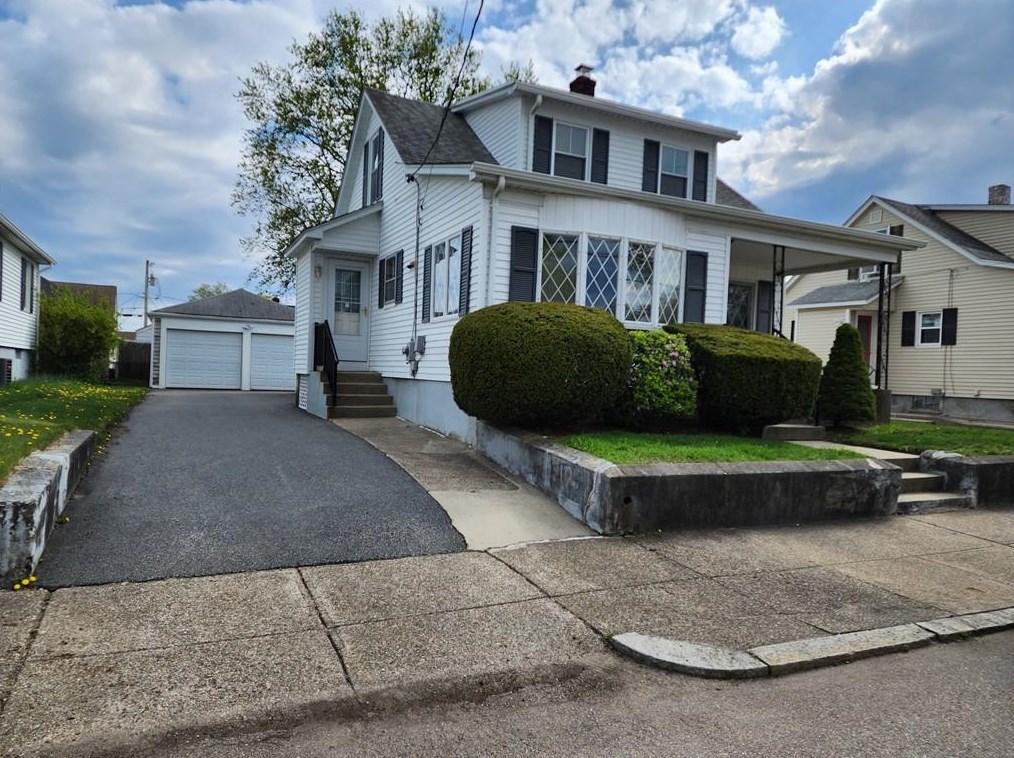 123 Ferris St, Pawtucket, RI 02861-3454