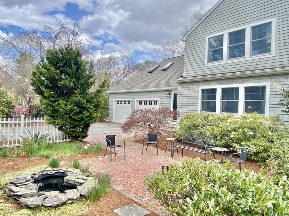 12 Meadowbrook Rd, Richmond, RI 02898