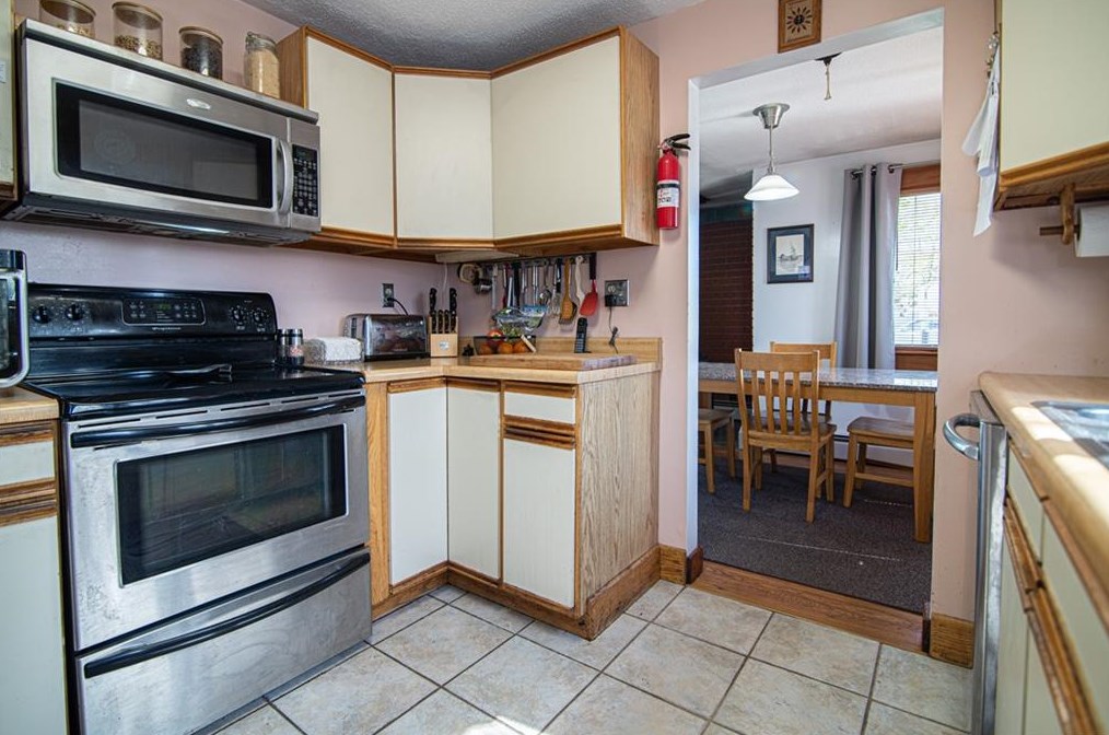 2 Nimitz Rd, East Providence, RI 02916-1011