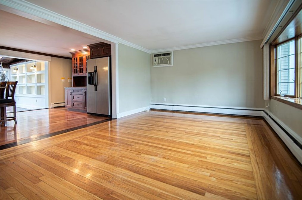 21 Coolridge Ave, Smithfield RI  02828-2651 exterior