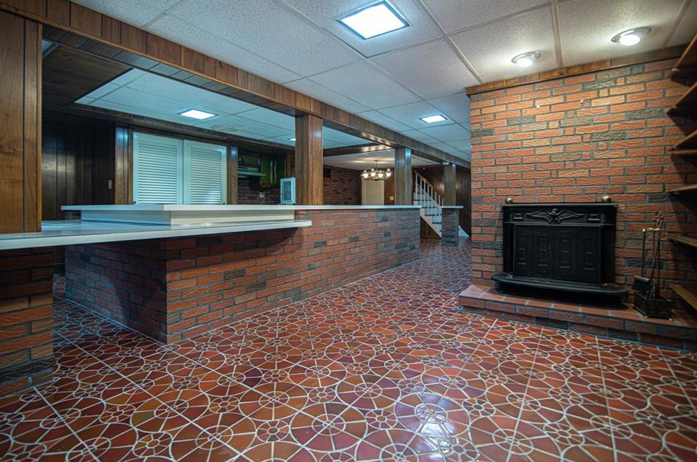 21 Coolridge Ave, Smithfield RI  02828-2651 exterior