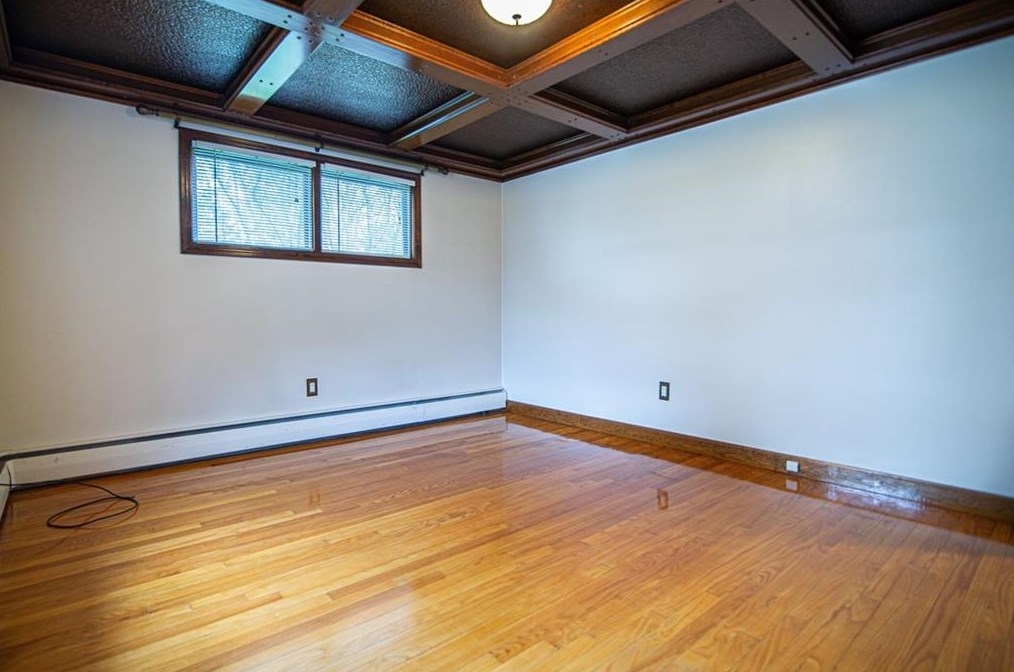 21 Coolridge Ave, Smithfield RI  02828-2651 exterior