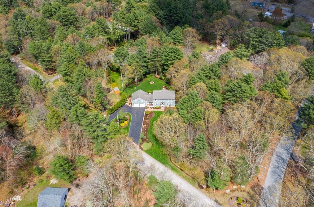 10 Parkside Dr, West Greenwich, RI 02817