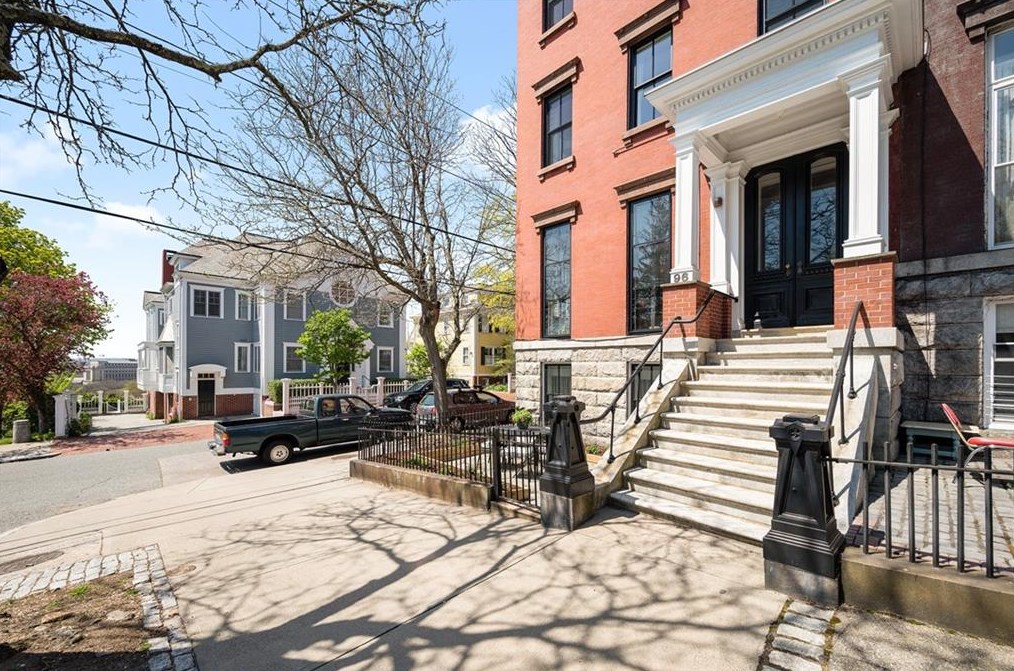 96 Bowen St #1, Providence, RI 02906