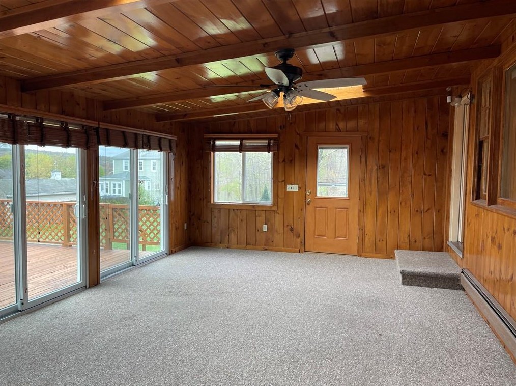 608 Mendon Rd, North Smithfield RI  02896-6962 exterior