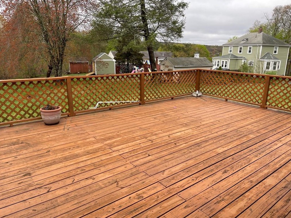 608 Mendon Rd, North Smithfield RI  02896-6962 exterior