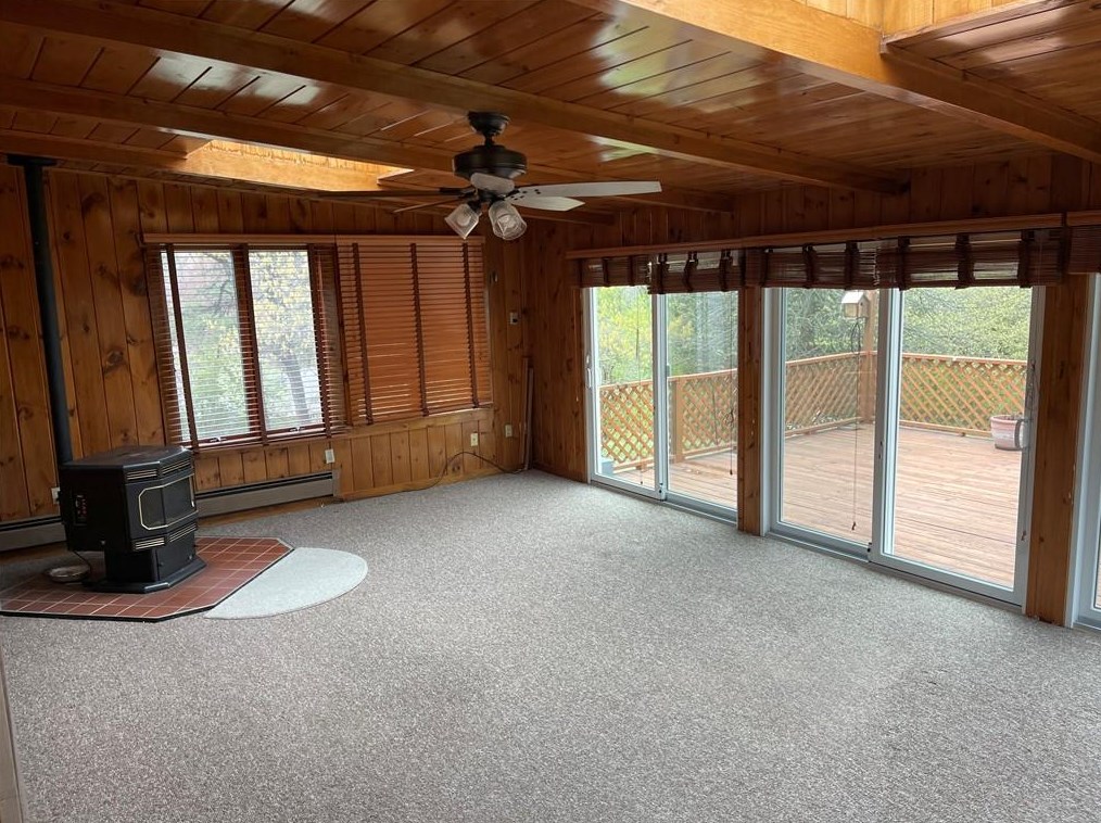 608 Mendon Rd, North Smithfield RI  02896-6962 exterior