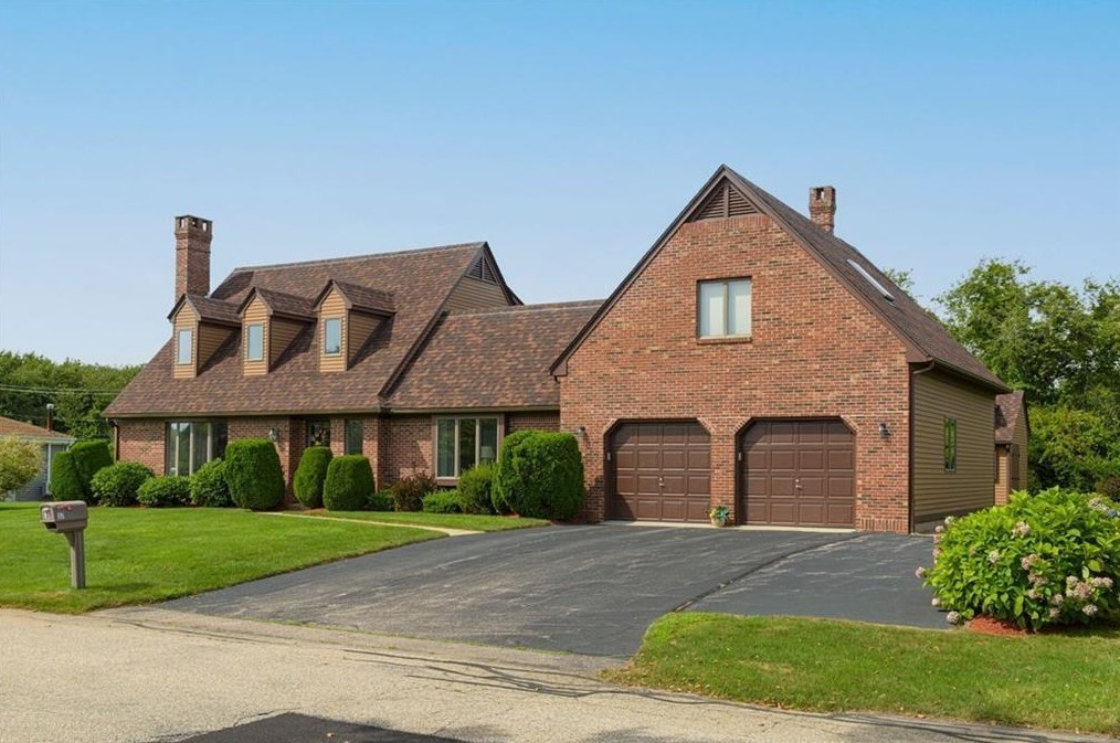 37 Kingston Ln, South Kingstown, RI 02882