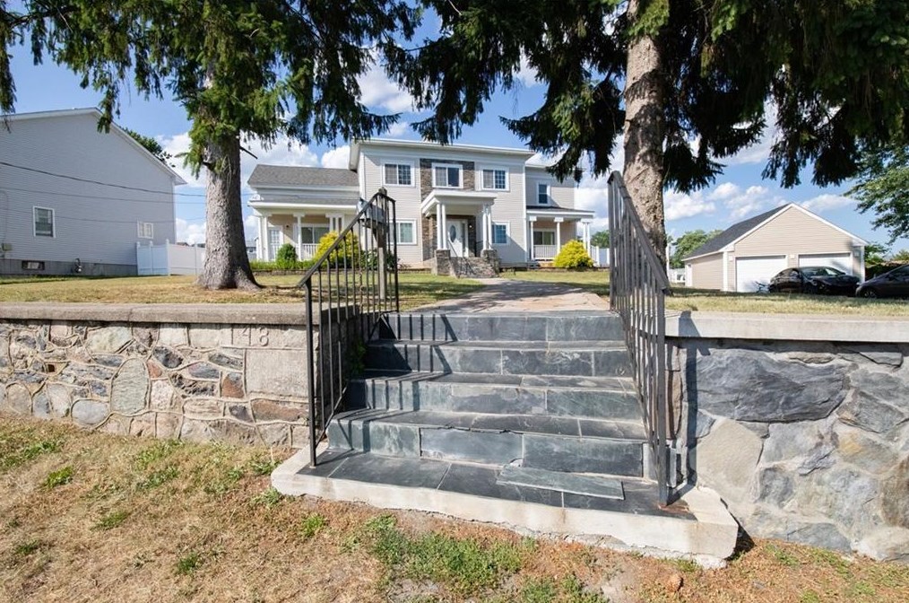 148 Fountain Ave, Cranston RI 02920-7106 exterior