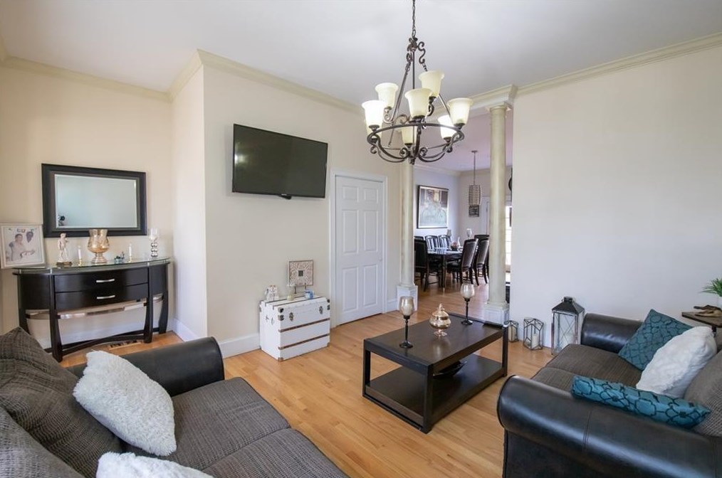 148 Fountain Ave, Cranston RI 02920-7106 exterior