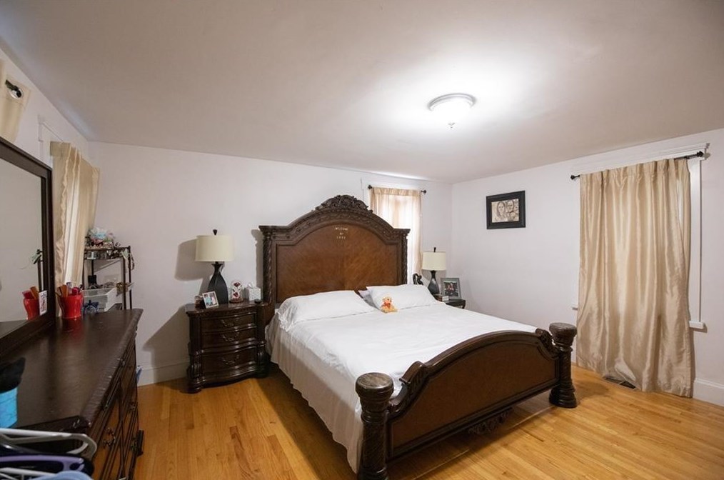 148 Fountain Ave, Cranston RI 02920-7106 exterior