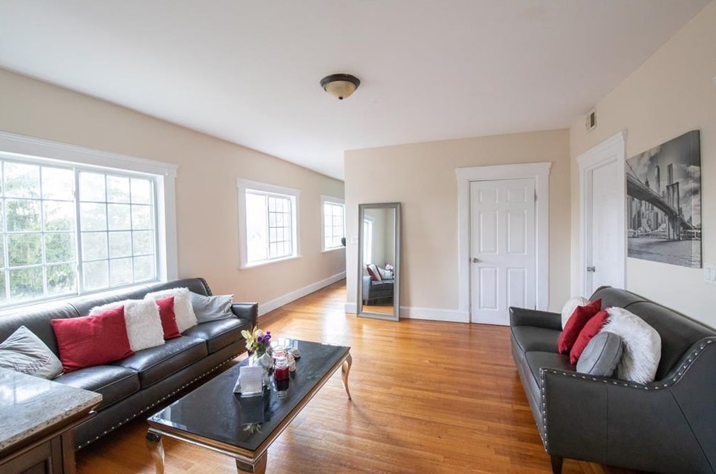 148 Fountain Ave, Cranston RI 02920-7106 exterior