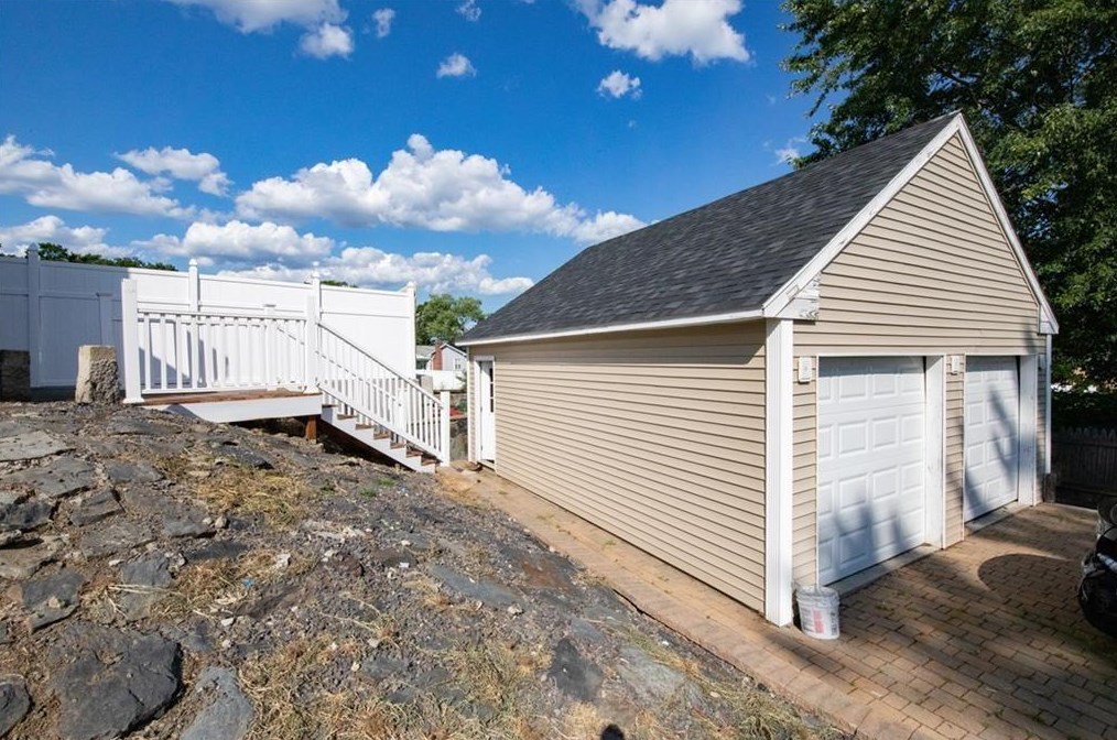 148 Fountain Ave, Cranston RI 02920-7106 exterior