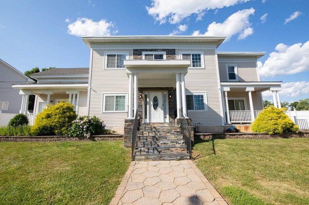 148 Fountain Ave, Cranston RI 02920-7106 exterior