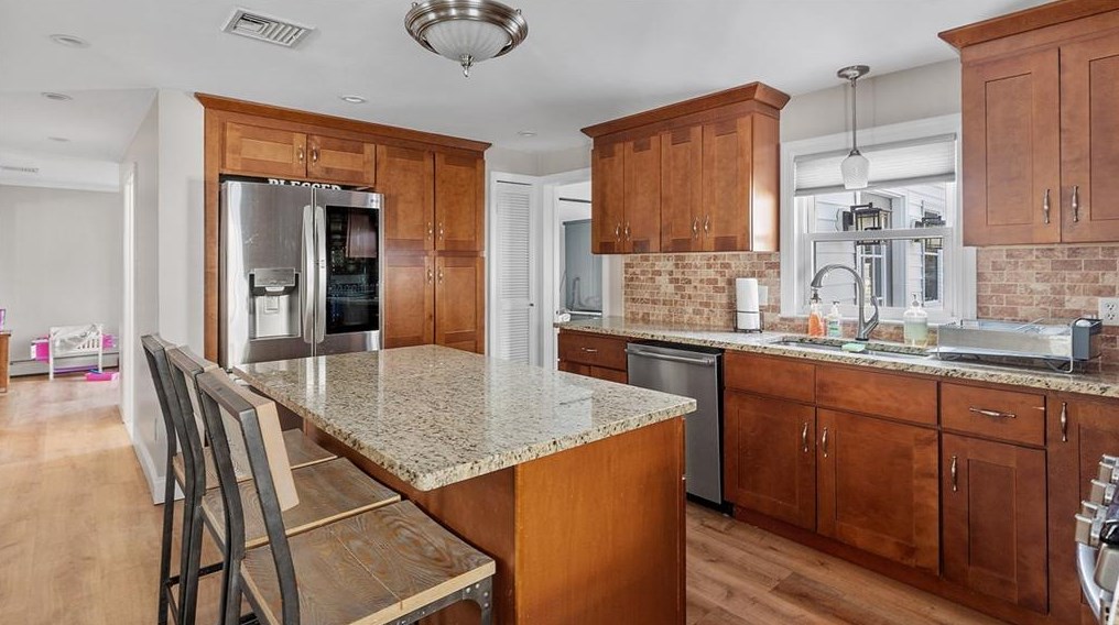 20 Maplewood St, East Providence RI  02914-4225 exterior
