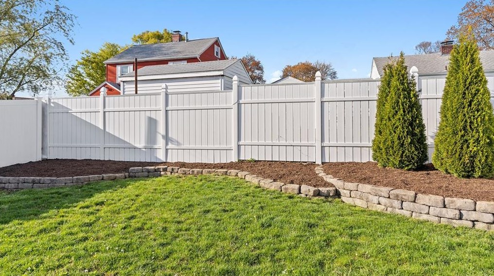 20 Maplewood St, East Providence RI  02914-4225 exterior