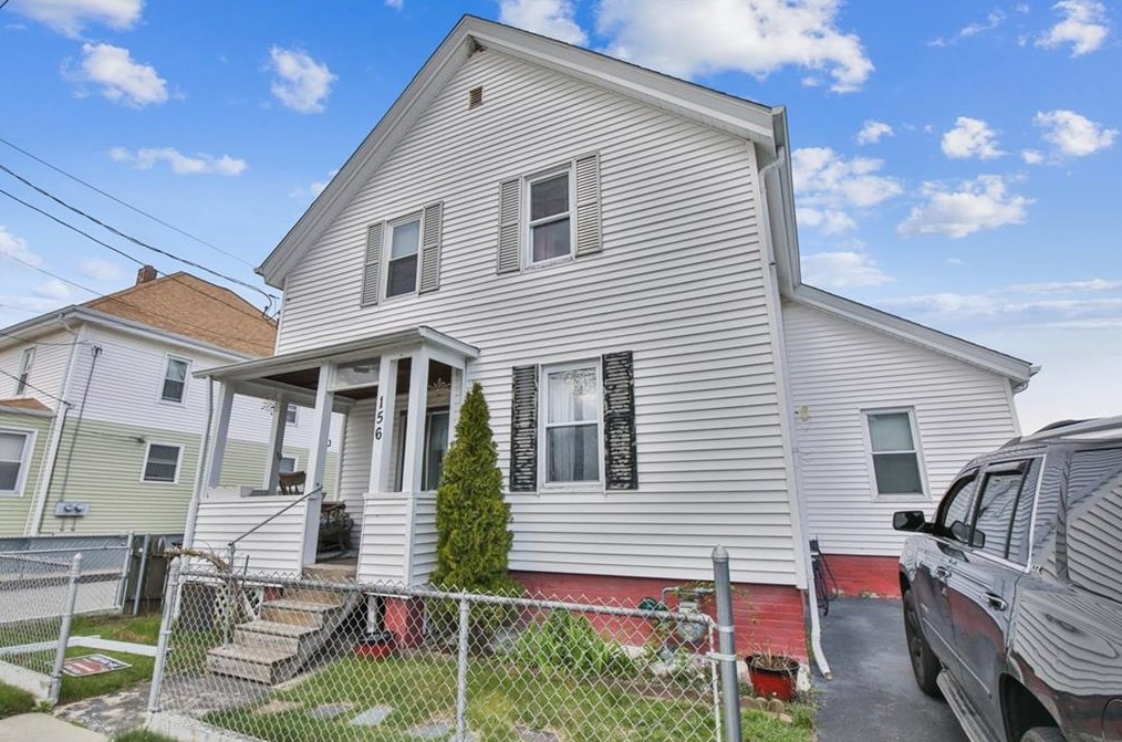 156 Sutton Ave, East Providence, RI 02914
